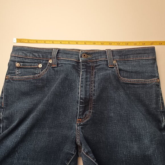 Men's L.L.Bean Jeans Size 35x32 Standard Fit Straight Leg Medium Wash - Picture 6 of 9